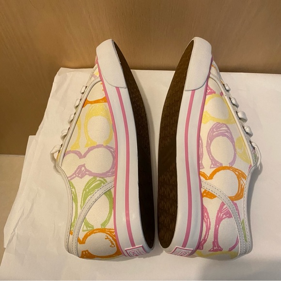 Brand New COACH Dee Vintage Sneakers - Picture 4 of 9